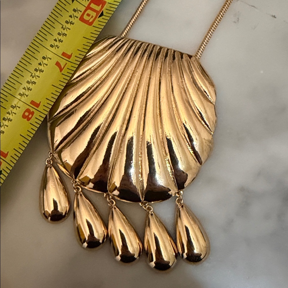 Gold Shell Pendant Necklace